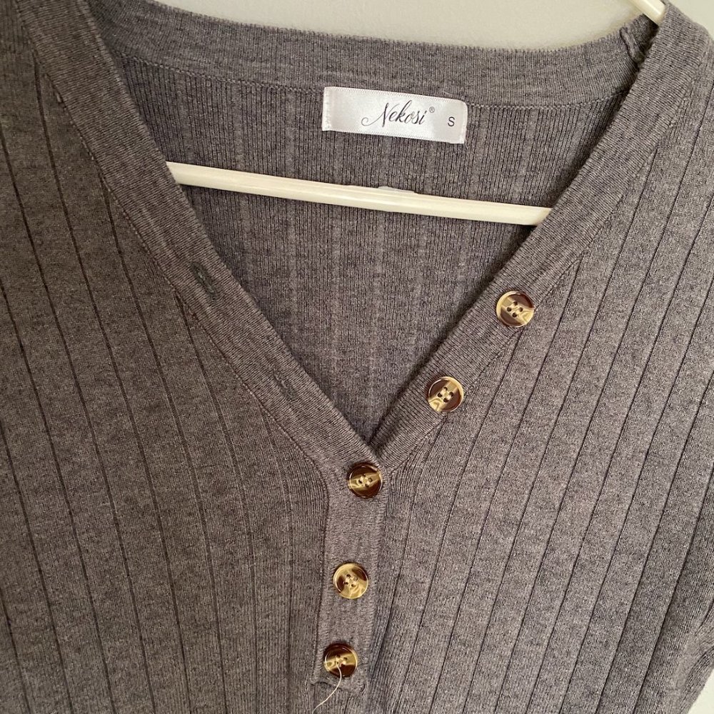 Long Sleeve V Neck Ribbed Button Knit Sweate - Picture 2 of 3